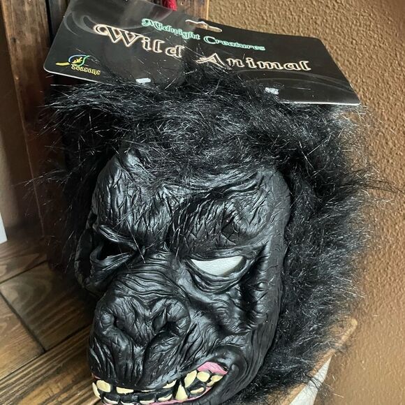 Seasons Midnight Creatures Wild America Gorilla Mask Adult NWT - Picture 1 of 14